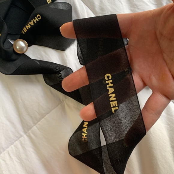 Chanel 2023 holiday ribbon and charm and Dior bag bundle - Picture 2 of 5